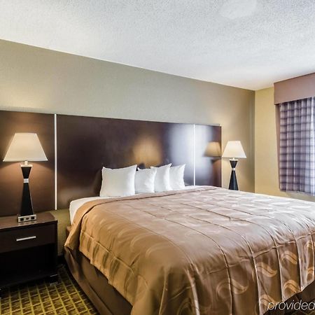 Rodeway Inn ブロックトン エクステリア 写真