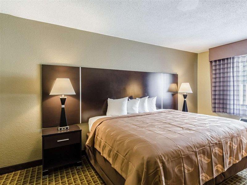 Rodeway Inn ブロックトン エクステリア 写真