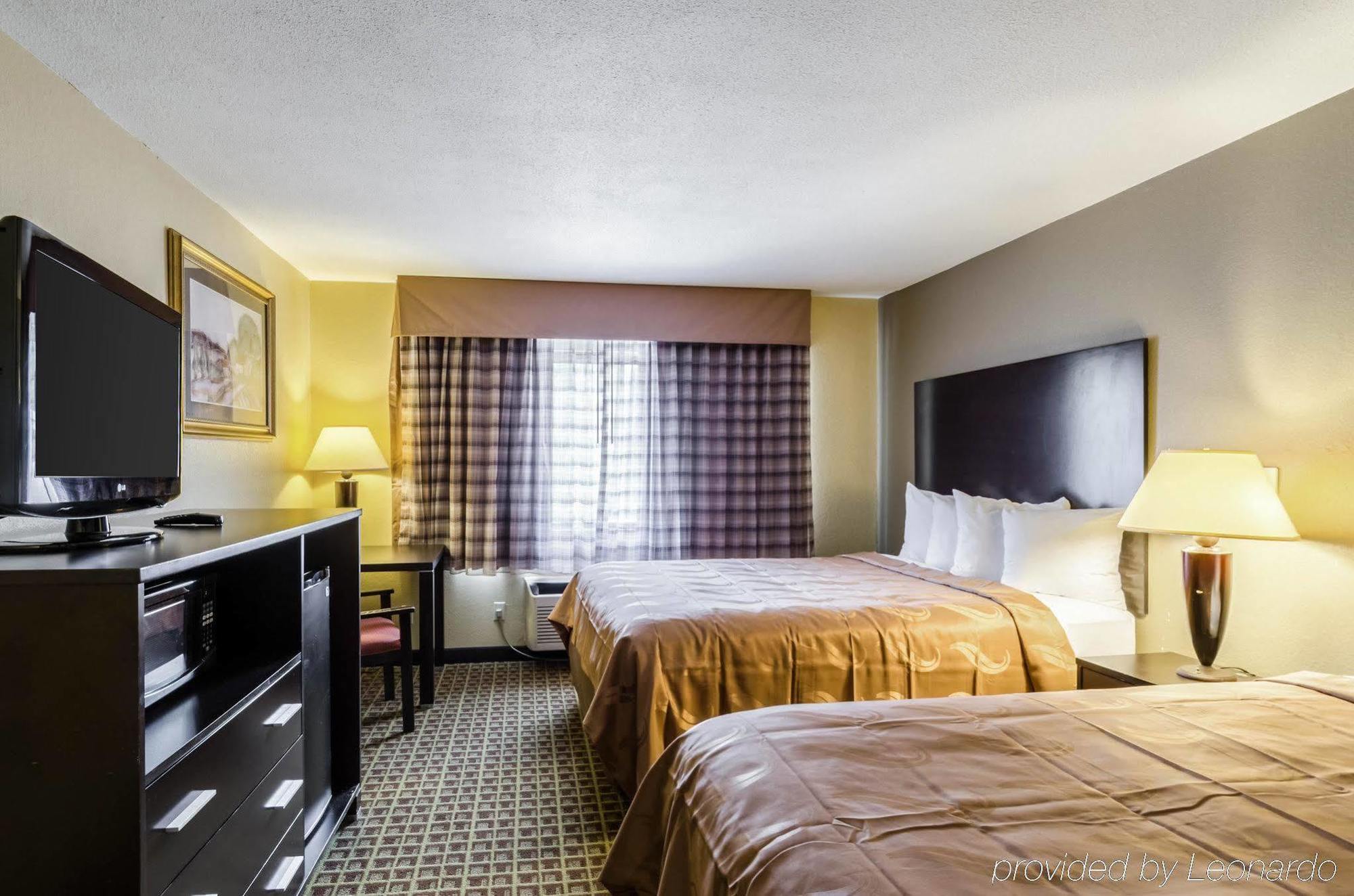 Rodeway Inn ブロックトン エクステリア 写真