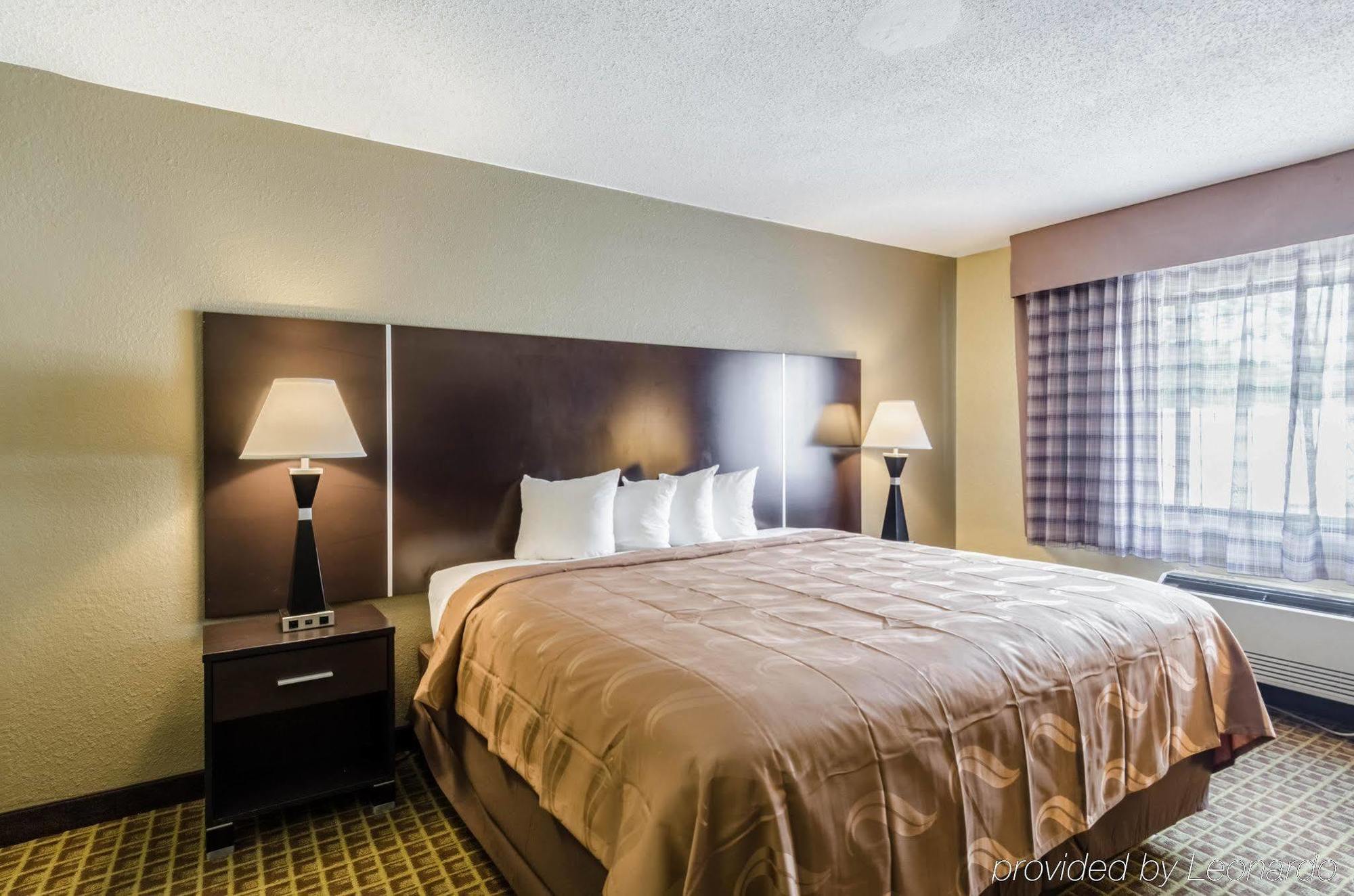 Rodeway Inn ブロックトン エクステリア 写真