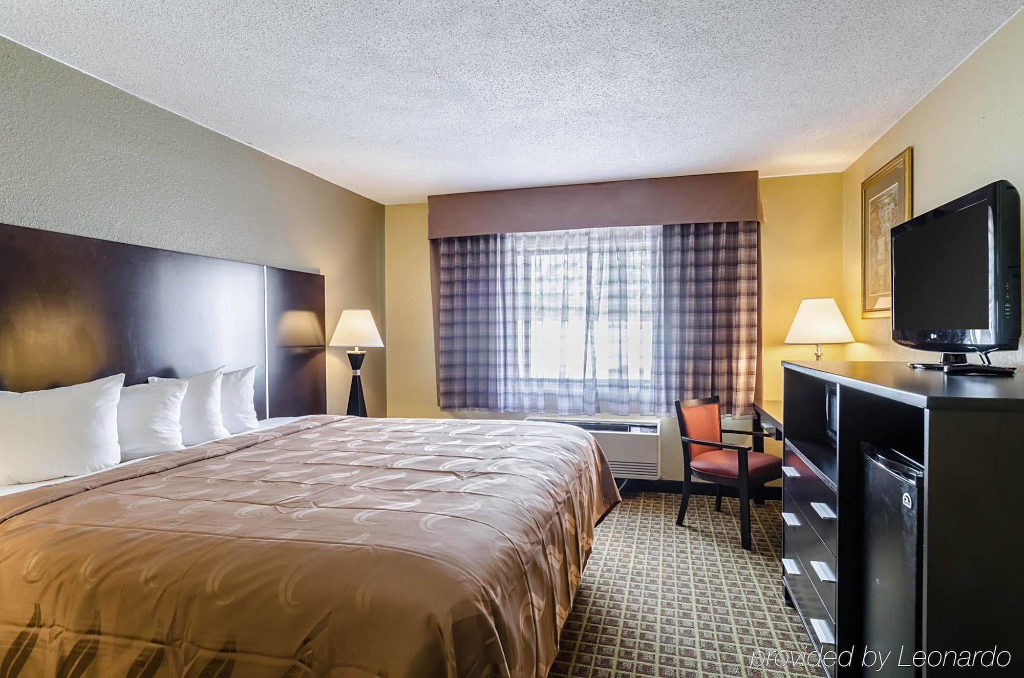 Rodeway Inn ブロックトン エクステリア 写真