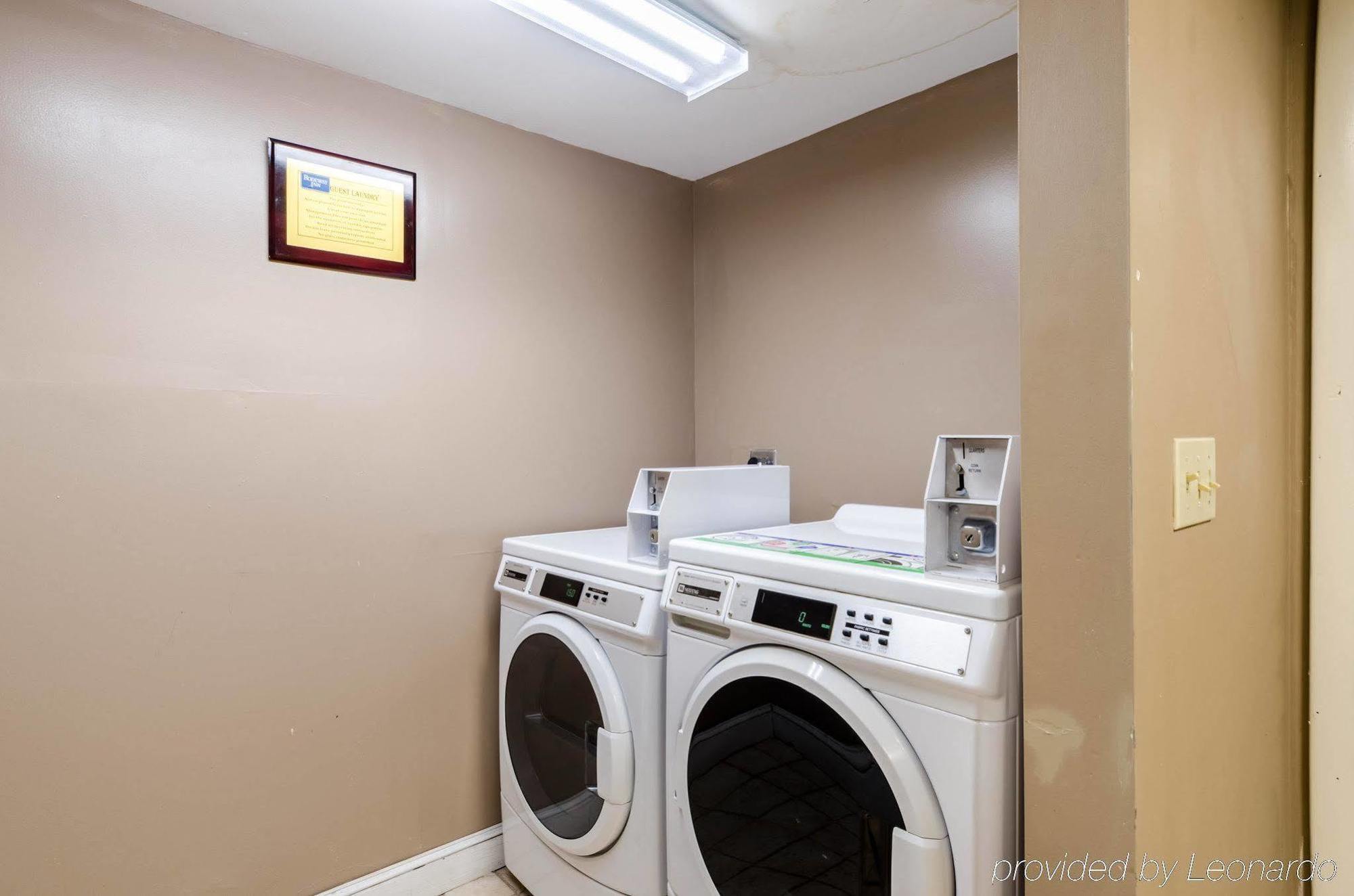 Rodeway Inn ブロックトン エクステリア 写真