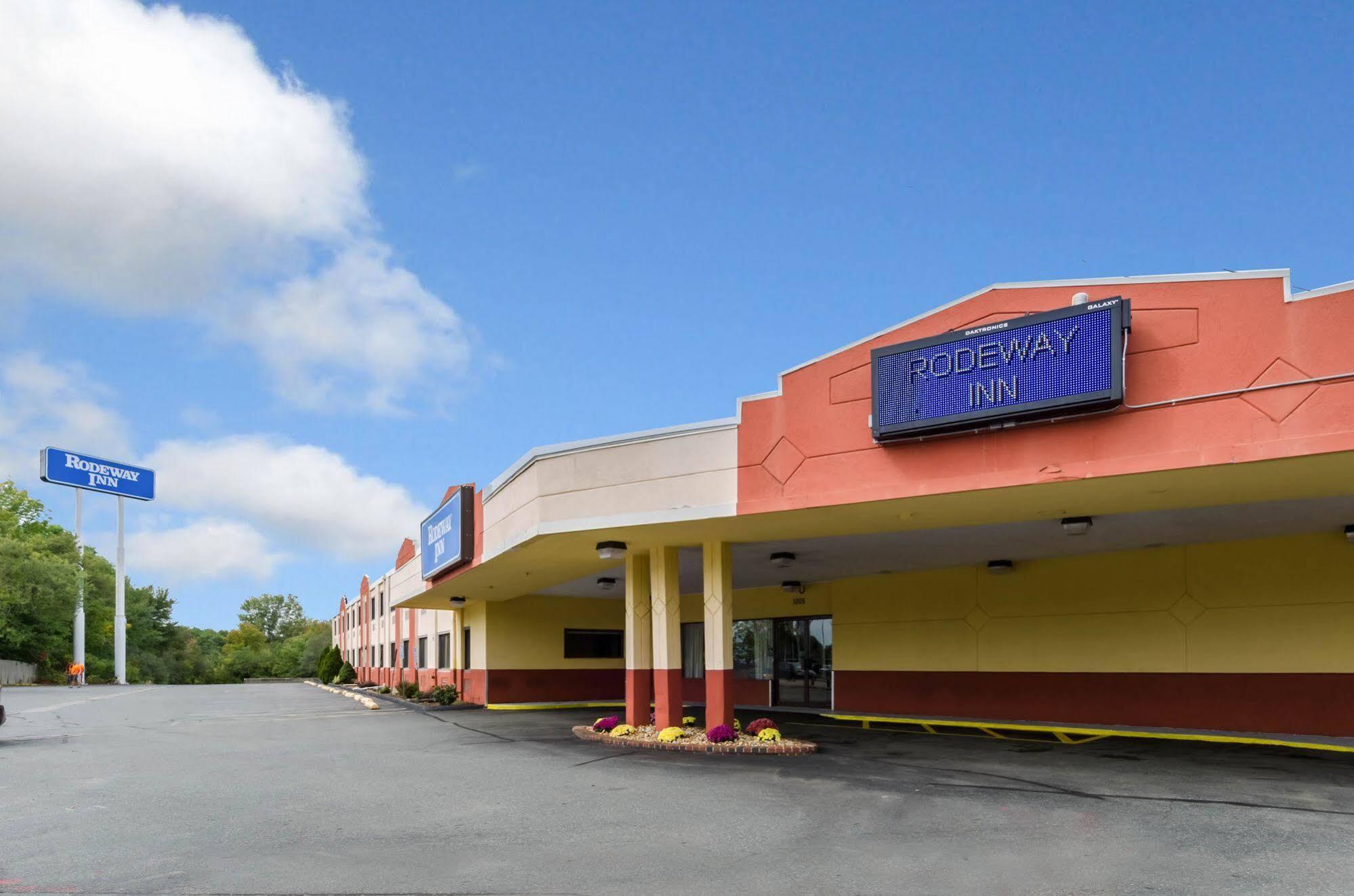 Rodeway Inn ブロックトン エクステリア 写真