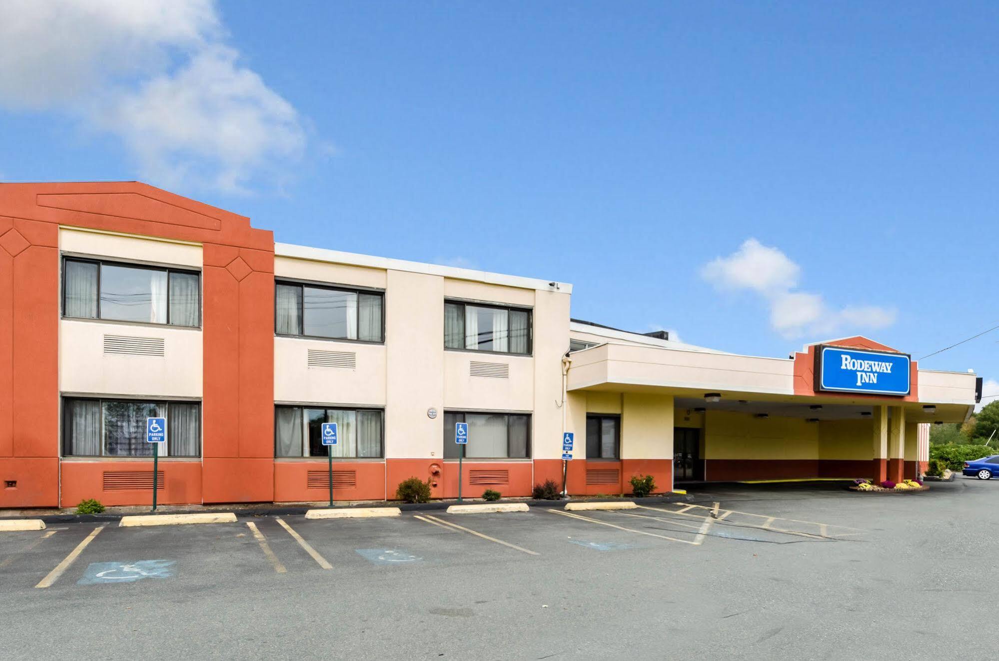 Rodeway Inn ブロックトン エクステリア 写真