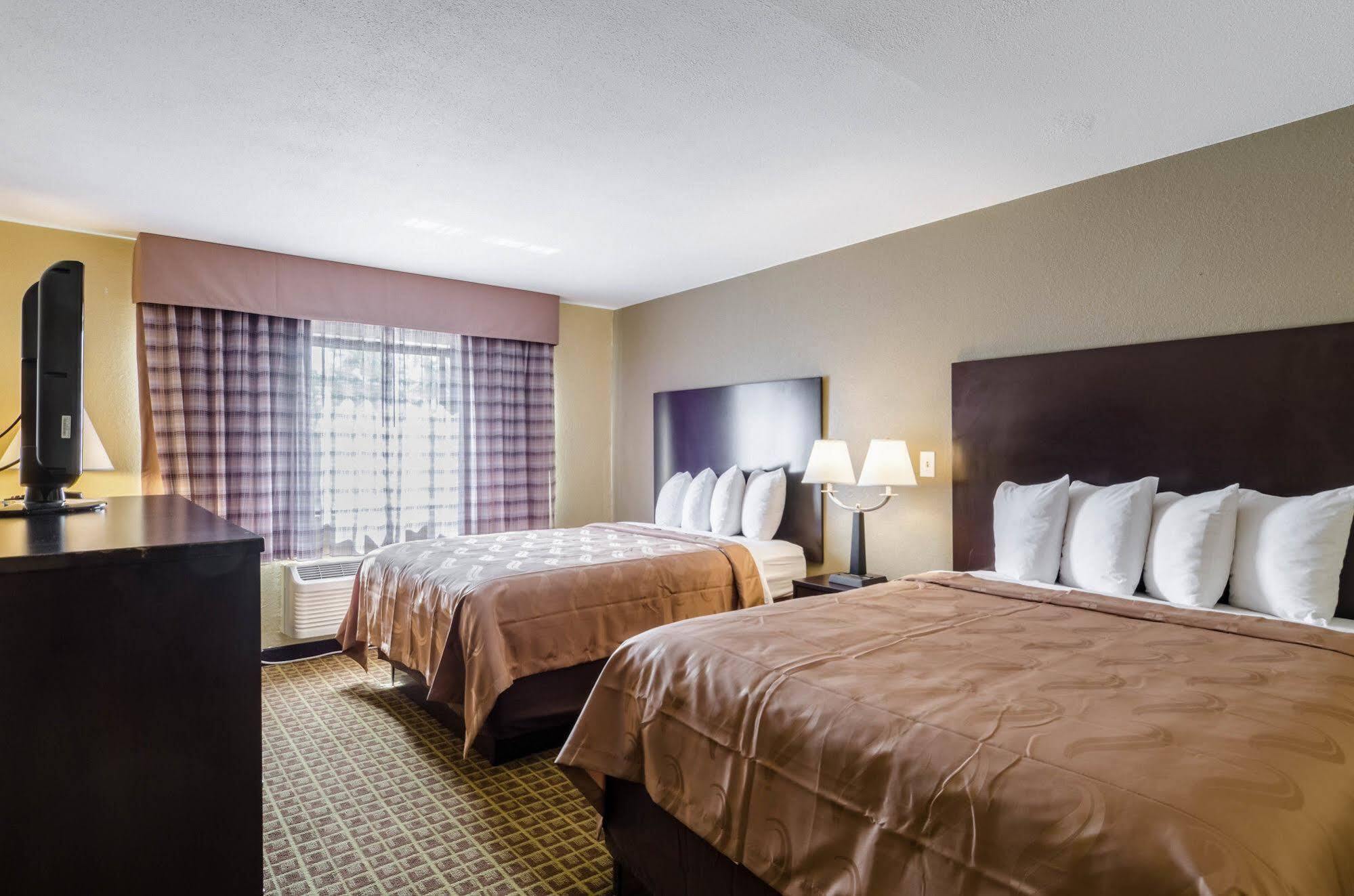 Rodeway Inn ブロックトン エクステリア 写真